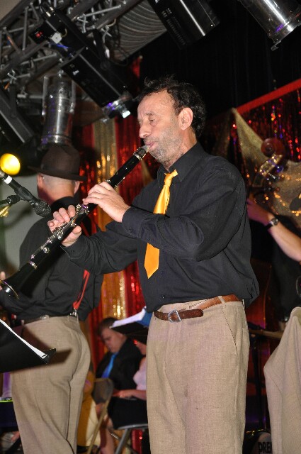 min 2008 11 08 fous swing 282